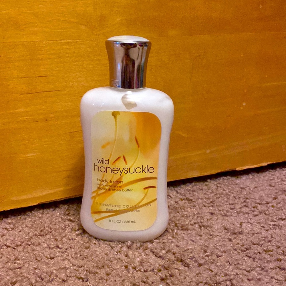 Bath & Body Works Wild Honeysuckle Body Lotion